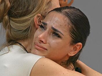 Die vierte Staffel der RTL-Show startet emotional - unter anderem für die ehemalige "Bachelor"-Kandidatin Pamela Ghazal, genannt Pam (Bild).