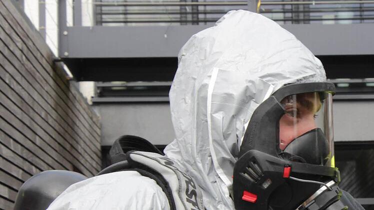 Ein Toter neben einer Blutlache stellt die Polizei Wuppertal vor ein Rätsel. Woran ist der Mann gestorben? Symbolfoto: NEWS5 / Schwan