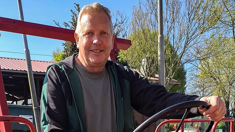 J&ouml;rg merkt, dass bei ihm keine Schmetterlinge fliegen.