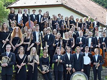 Unser Bild zeigt das Bezirksjugendsinfonieorchester aus dem Jahr 2018. In diesem Jahr sind vor allem Violine (1. Stimme), Bratsche, Kontrabass sowie Fagott gefragt.