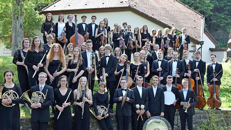 Unser Bild zeigt das Bezirksjugendsinfonieorchester aus dem Jahr 2018. In diesem Jahr sind vor allem Violine (1. Stimme), Bratsche, Kontrabass sowie Fagott gefragt.