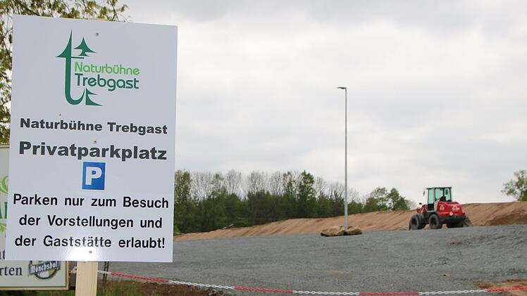 Der neue Naturbühnen-Parkplatz sorgt für Diskussionen. Foto: Jochen Nützel