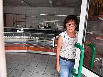 Hildegard Ender hat ihre Metzgerei in Neuensee (Gemeinde Michelau)    im Originalzustand belassen. Foto: Ronald Rinklef