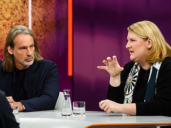 Schriftsteller Richard David Precht bekam bei "Maybrit Illner" viel Gegenwind - unter anderem von der Politikwissenschaftlerin Liana Fix.