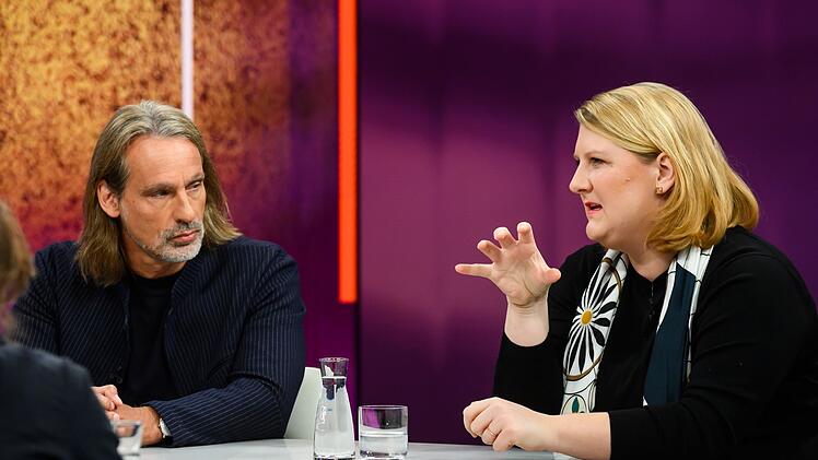 Schriftsteller Richard David Precht bekam bei "Maybrit Illner" viel Gegenwind - unter anderem von der Politikwissenschaftlerin Liana Fix.