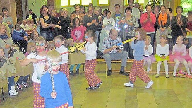 Tolle Leistungen: Die Teuschnitzer Kindergartenkinder zeigten bei ihren Vorstellungen, wie viel sie mit ihren Erzieherinnen einstudiert hatten. Foto: Paul Hader