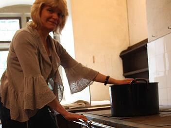 Annette Späth will den Besuchern auch das Leben der Bediensteten näherbringen. Foto: Robert Huger