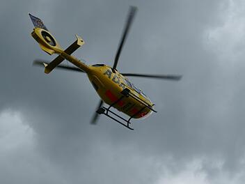 Ein Rettungshubschrauber brachte den 29-Jährigen in eine Spezialklinik für Verbrennungen.