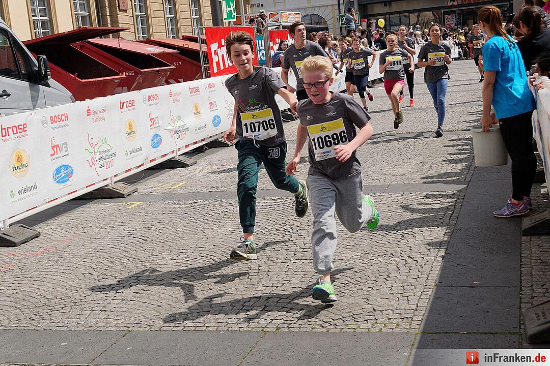 Weltkulturerbelauf 2017 in Bamberg: Der Zieleinlauf am Maxplatz