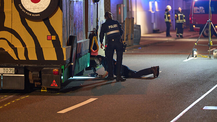 20-J&auml;hriger ger&auml;t unter Karnevalswagen und stirbt - Trag&ouml;die in Sankt Goarshausen