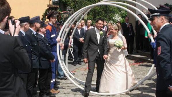 Gemeinsam durch den Schlauchring der Feuerwehr in die Zukunft: Evelyn und Christian Kräutlein. Foto: G. Bauer