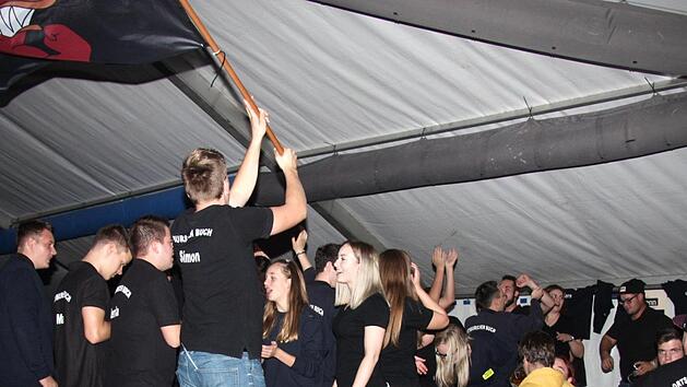 Bei Nachtschicht herrschte Hochbetrieb im Festzelt. Fotos: Richard Sänger