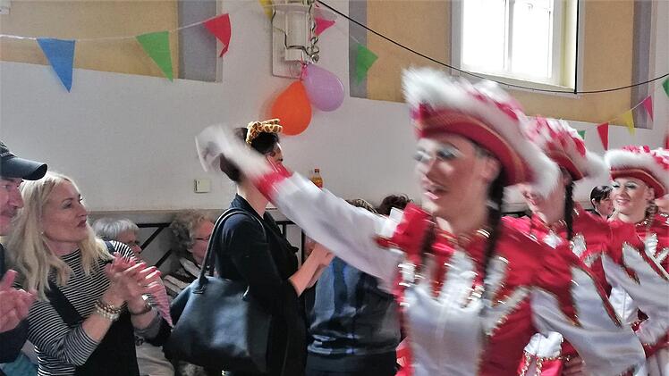 Die Gardetänzerinnen des BTC Garitz. Foto: Sigismund von Dobschütz