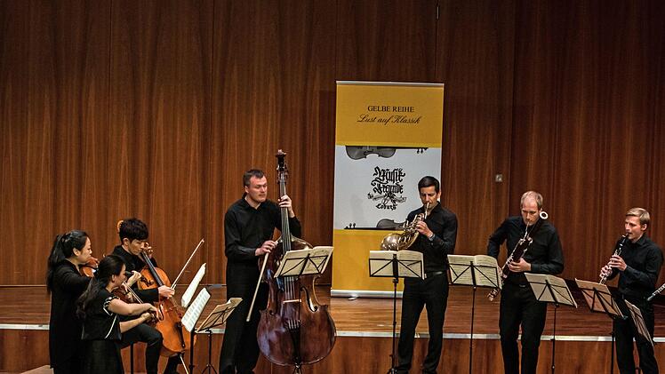 Mit zwei anspruchsvollen Nonetten beeindruckten Solisten des Philharmonischen Orchesters bei ihrem Konzert im Coburger Kongresshaus.Foto: Jochen Berger