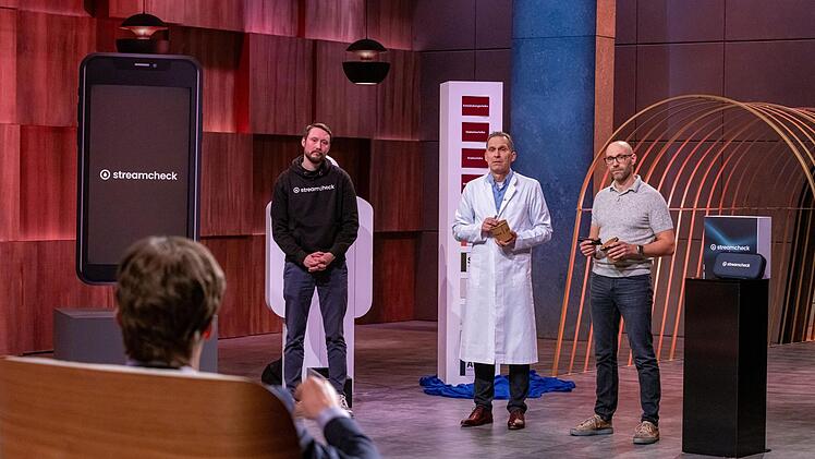 1.000.000 Euro f&uuml;r lediglich zehn Euro der Firmenanteile wollen die "Streamcheck"-Gr&uuml;nder haben - und das, obwohl sie noch gar keine Ums&auml;tze vorweisen k&ouml;nnen. "Die Bewertung ist ein harter Strahl", schimpft Carsten Maschmeyer.