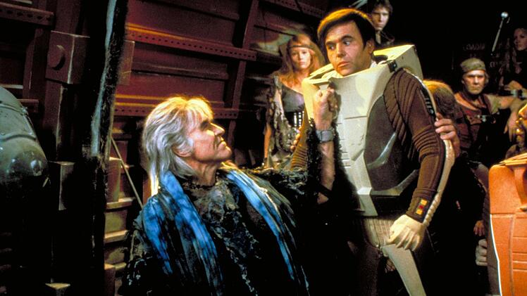Khan (Ricardo Montalb&aacute;n, links) ist zur&uuml;ckgekehrt, um sich an seinem Erzfeind Kirk zu r&auml;chen.
