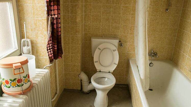 Abgewetzte Teppiche, heruntergekommene Zimmer: Das ehemalige Hotel "Post" in der Ludwigstraße steht seit vielen Jahren leer. Foto: Jürgen Hüfner