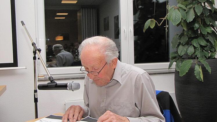 Den fast 85-jährige Lothar Pfülb hat in einem Vortrag über die Geschichte der Fuschter Mühle erzählt.  Foto: Ludwig Deschner