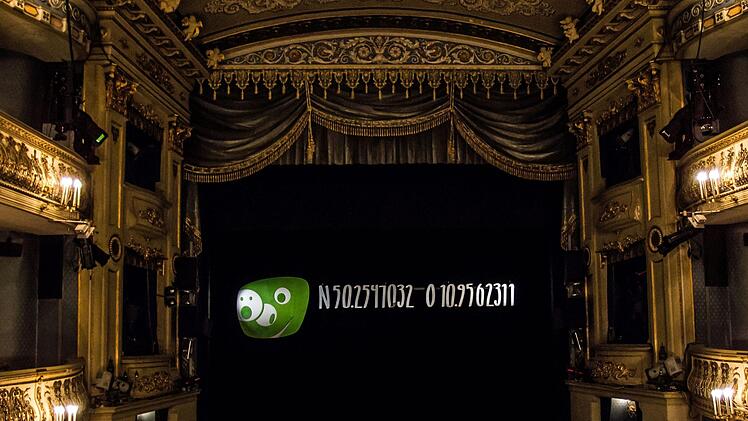 Das Jubiläumskonzert zum zehnjährigen Bestehend des Hochschulchors "Die Klangfänger" im Landestheater Coburg wurde zum Abschiedskonzert für Chorleiter Moritz Metzner.Foto: Jochen Berger