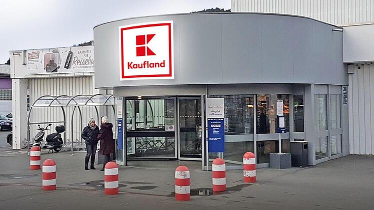 Kaufland will den Kulmbacher Real-Markt übernehmen. Foto: A.Hartmann/ Montage: Dagmar Klumb
