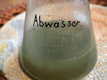 Das Abwasser in Burkardroth wird teurer. Foto: Symbolbild: Stephanie Pilick picture alliance/dpa