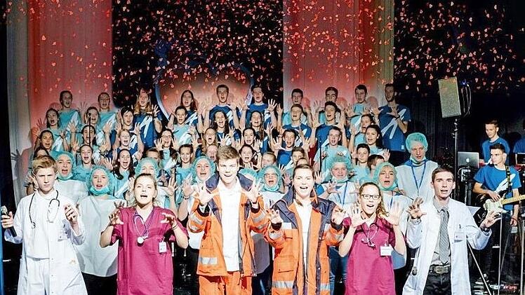 Theater und Tanz, eine coole Projektband und ein gro&szlig;er Chor - das ist Adonia. Foto: PR