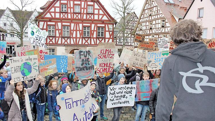 Klimaschutz ist ein heißes Thema. Unser Foto zeigt eine Kundgebung der Bewegung "Fridays fur Future".  Foto: Bernhard Panzer (Archiv)