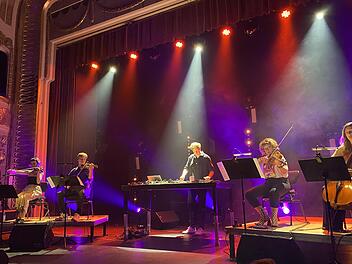 Live-Elektroniker Christian Löffler und das "Detect Ensemble"