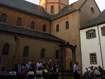 Nach Seligenstadt führte ein Ausflug des Bayerischen Kammerorchesters Bad Brückenau.  Foto: Regina Rinke