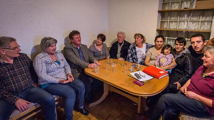 Helfen der Familie, wo sie können: Günther und Eveline Scheler (von links), Bürgermeister Hans-Peter Laschka, Brigitte Bauersachs, Fritz Grüninger, Heike Viehweg und Edith Memmel (rechts).