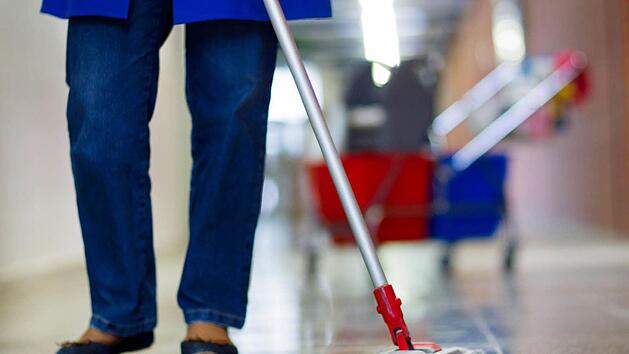In der Geb&auml;udereinigung machten Minijobs mittlerweile die H&auml;lfte aller Arbeitspl&auml;tze aus.  Foto: J. B&uuml;ttner, dpa