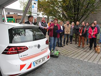 Mehr als 50 Interessierte kamen zum Treffpunkt Elektromobilität. Eingeladen hatten das Landratsamt Kulmbach und die  Energieagentur Nordbayern.  Foto: Sonny Adam