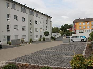 Horst Hanna hat in Kronach unweit des Schwimmbades "Crana Mare" mit dieser Anlage Wohnraum geschaffen. Foto: Veronika Schadeck