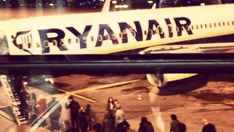 Flughafen Nürnberg: Geburtstags-Urlaub beginnt mit Fliegerdrama - "Personal wollte nichts für uns tun"