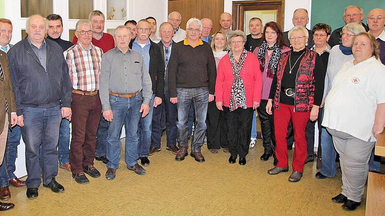 31 Blutspender wurden im BRK-Heim in Münnerstadt für 50 bis 175 Blutspenden geehrt.  Foto: Dieter Britz