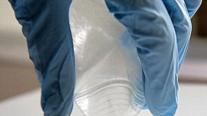 Auf der B 303 bei Himmelkron waren die beiden Angeklagten mit Tütchen voller Crystal von der Polizei erwischt worden. Symbolbild: Archiv/Michael Gründel