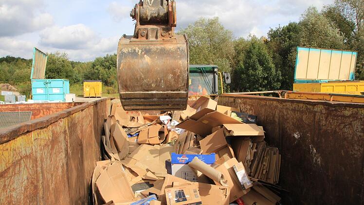 Wertstoffe können in Medbach angeliefert werden.  Foto: Andreas Dorsch