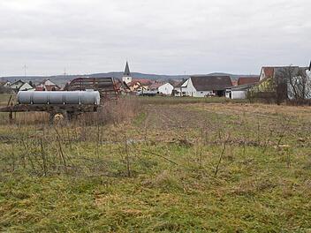 In dem Bereich in Staffelbach sollen die Doppel-Eckhäuser entstehen.Foto: Ronald  Rinklef