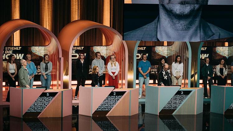 Olli Schulz, Olli Dittrich, Wildcard-Kandidat Felix und Karoline Herfurth wollen ihm die Show stehlen.