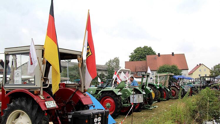 Impressionen vom Oldtimer-Treffen   Foto: Richard Sänger