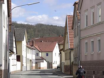 Die Peitschenmasten werden wohl verschwinden. Foto: Winfried Ehling