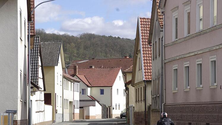 Die Peitschenmasten werden wohl verschwinden. Foto: Winfried Ehling