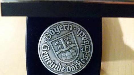 So könnte die Gemeinde-Medaille aussehen. Foto: Lothar Weidner