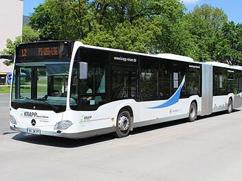 XXL-Polizeischule: Um die Entfernungen auf dem Riesengelände überbrücken zu können,  hat die Bundespolizei in Bamberg einen eigenen Bus-Shuttle eingerichtet.  p.
