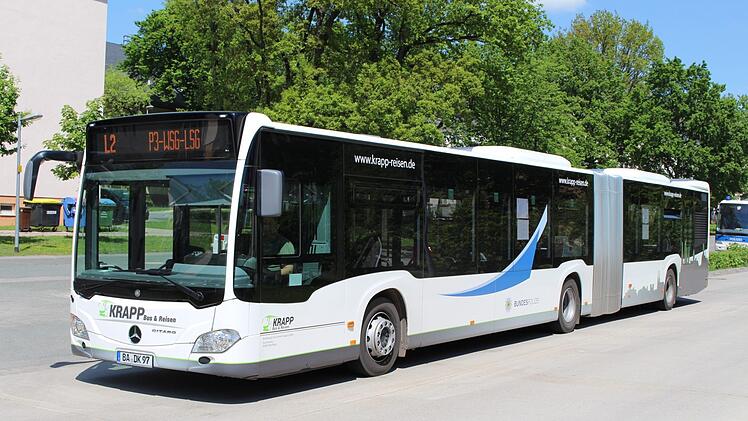 XXL-Polizeischule: Um die Entfernungen auf dem Riesengelände überbrücken zu können,  hat die Bundespolizei in Bamberg einen eigenen Bus-Shuttle eingerichtet.  p.