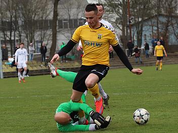 Ein aufmerksamer und zuverlässiger Rückhalt: Torhüter Matthias Götz hatte mit seinen Paraden einen entscheidenden Anteil am 2:1-Sieg der SpVgg Jahn Forchheim gegen die SpVgg Bayern Hof. Sebastian Baumann
