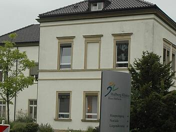 Im Obergeschoss des früheren Hauses Hofheim der Haßberg-Kliniken soll 2019 das Veterinäramt einziehen Es befindet sich momentan noch im Hauptgebäude am Herrenhof 1 in Haßfurt. Archiv