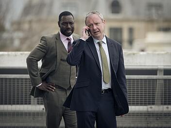 Detective Grace (John Simm, rechts) ermittelt in neuen Folgen der gleichnamigen britischen Krimireihe gemeinsam mit seinem Kollegen DS Glenn Branson (Richie Campbell).