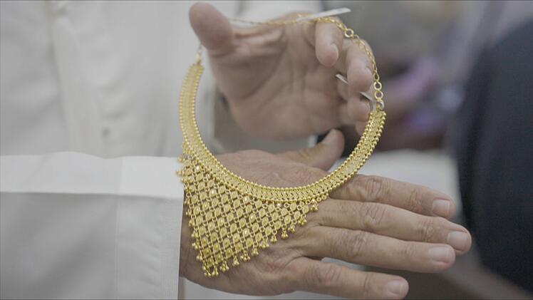 Objekt der Begierde: F&uuml;r goldene Colliers wie hier in Dubai legen betuchte Kundinnen und Kunden gigantische Betr&auml;ge auf den Tisch.