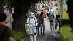 Als Stormtrooper kostümierte Darsteller der Star-Wars-Fans- Nürnberg waren auf dem RakoczyFest unterwegs. Fotos: Frank Sterrmann